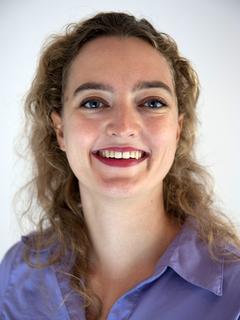 Floor Sietsma is trainer, coach en orthopedagoog. Zij adviseert organisaties op het gebied van leiderschap, samenwerking en ontwikkeling. Daarnaast coacht en...